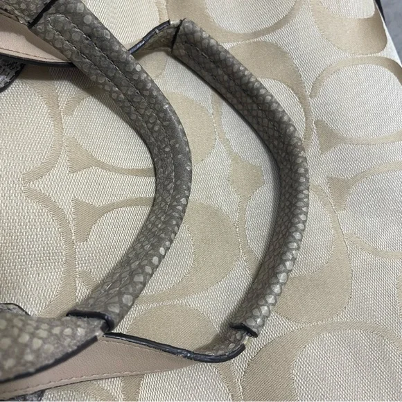 Coach Signature Ashley Spectator Shoulder Bag No.C1320- F24889 - Picture 11 of 16